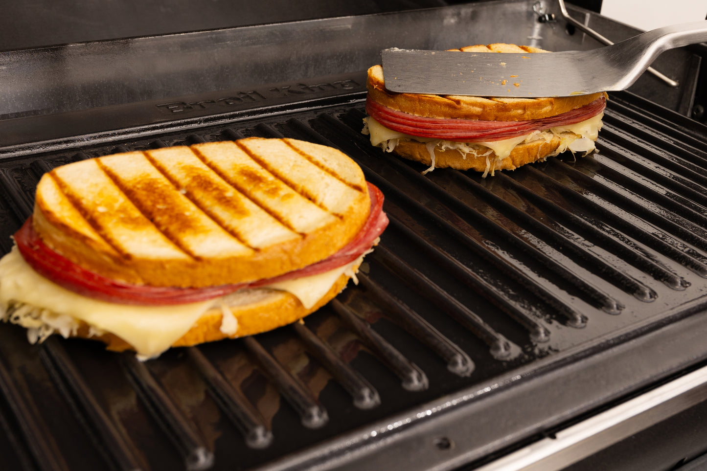 Monarch Porcelain Finish Plancha