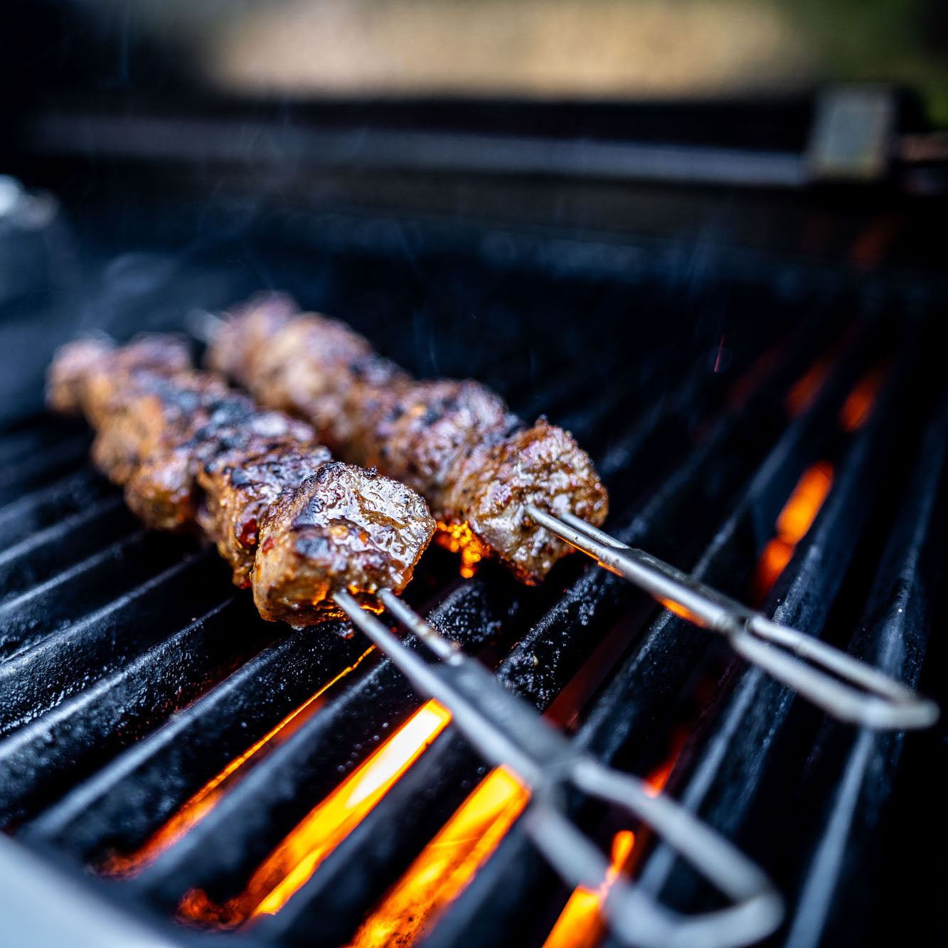 Spieße mit zwei Zinken